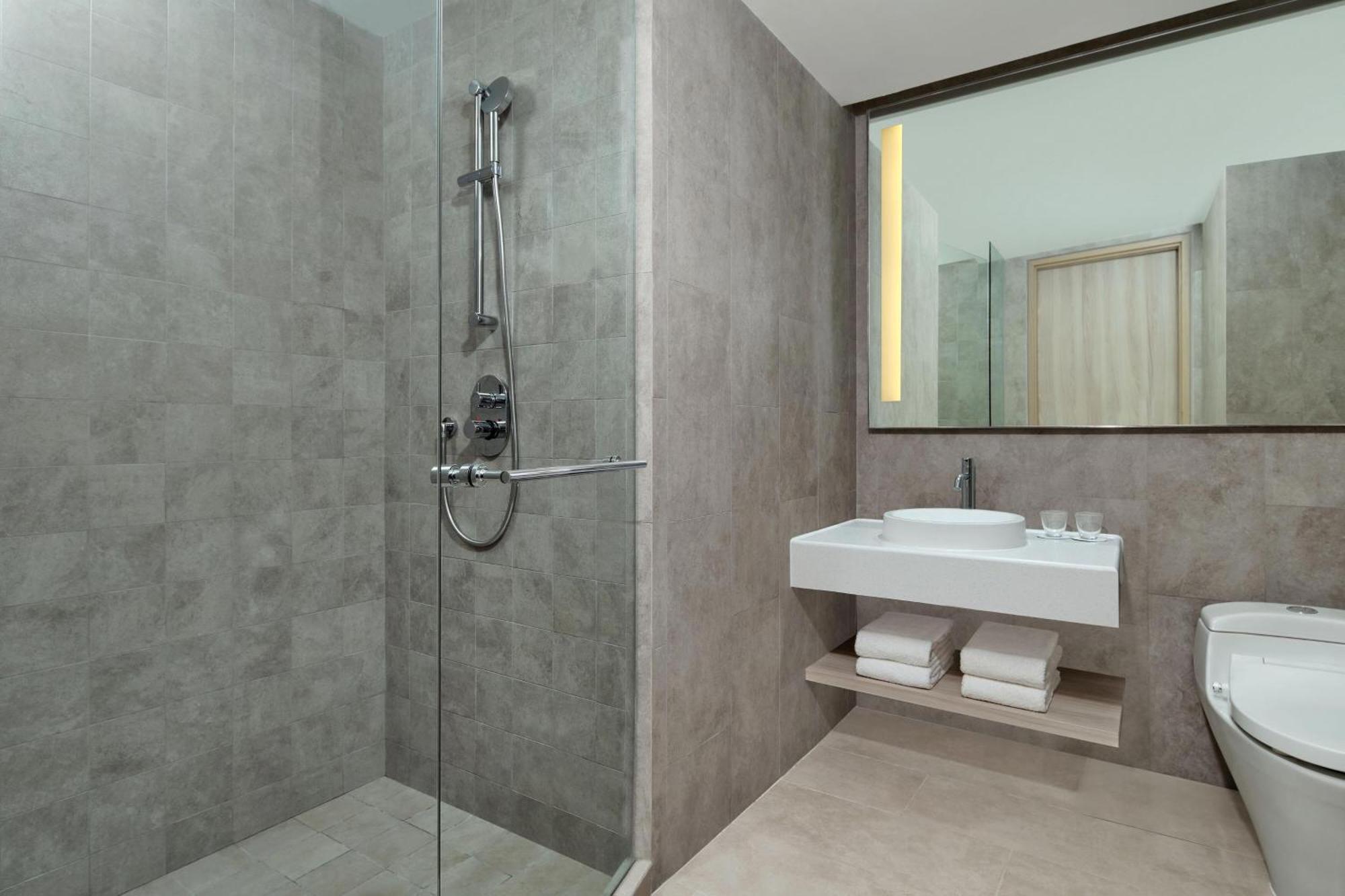 Four Points By Sheraton Surabaya, Pakuwon Indah מראה חיצוני תמונה
